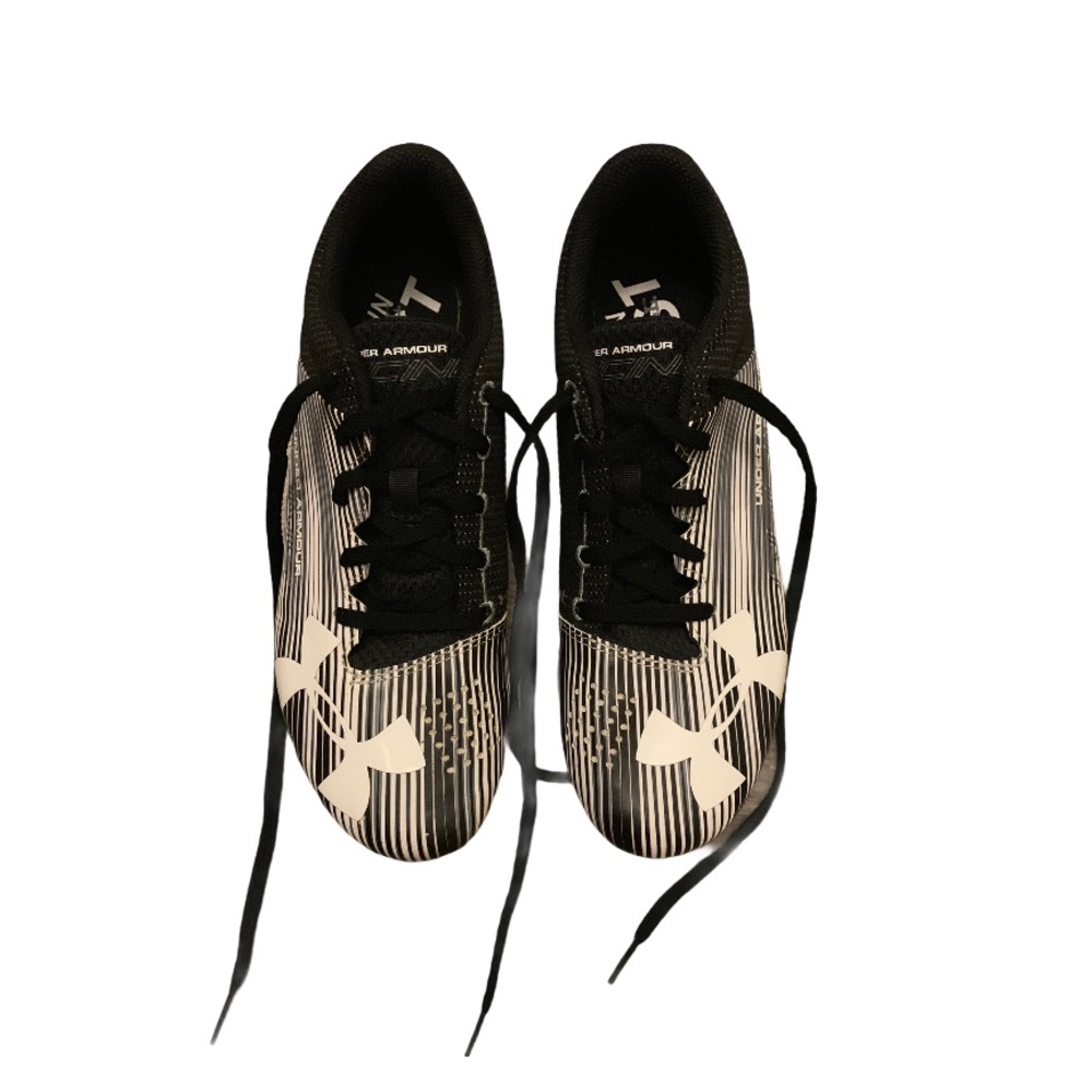 UNDERARMOUR UA Men’s “Kick Sprint” Spike Sneakers!